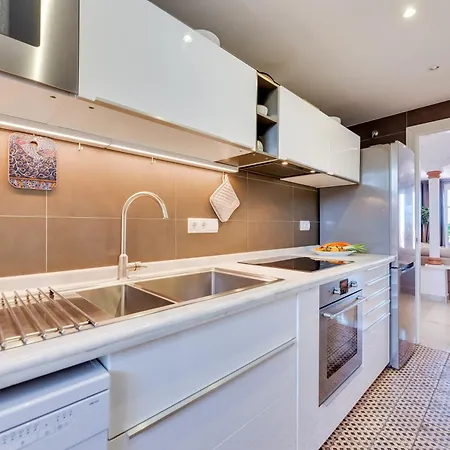 شقة Elegant 2 Bdrm Penthouse With Sea Views And Pools