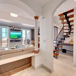 Elegant 2 Bdrm Penthouse With Sea Views And Pools Marbellac