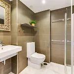 Elegant 2 Bdrm Penthouse With Sea Views And Pools Appartement *