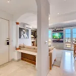 Elegant 2 Bdrm Penthouse With Sea Views And Pools Appartement