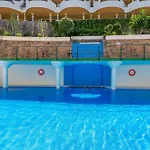 Appartement Elegant 2 Bdrm Penthouse With Sea Views And Pools *