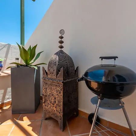 Apartment Elegant 2 Bdrm Penthouse With Bbq And Pools *