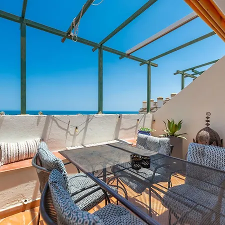 Elegant 2 Bdrm Penthouse With Bbq And Pools Lägenhet Marbella