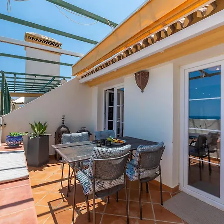 Apartmán Elegant 2 Bdrm Penthouse With Sea Views And Pools *