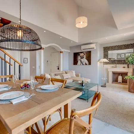 Lägenhet Elegant 2 Bdrm Penthouse With Bbq And Pools Marbella