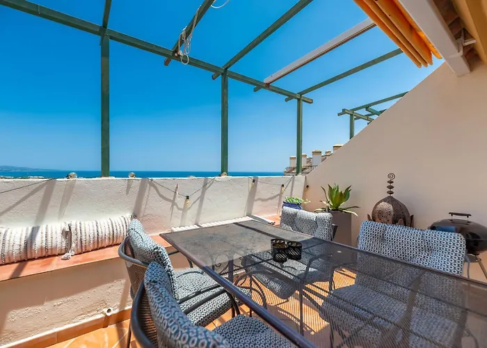 Elegant 2 Bdrm Penthouse With Sea Views And Pools アパート マルベーリャ