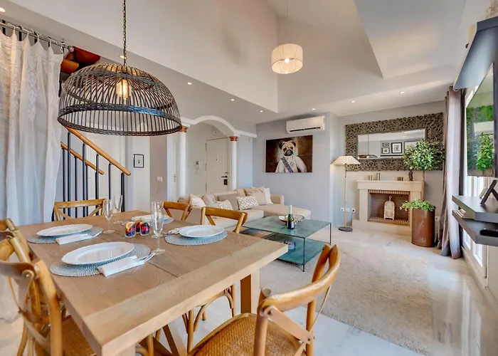 Apartman Elegant 2 Bdrm Penthouse With Sea Views And Pools Marbella