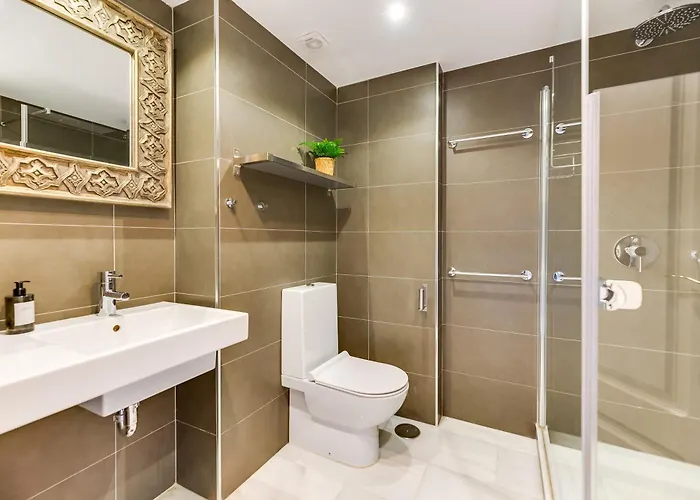 Elegant 2 Bdrm Penthouse With Sea Views And Pools Apartamento *