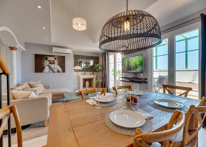 Elegant 2 Bdrm Penthouse With Sea Views And Pools Apartamento Marbella