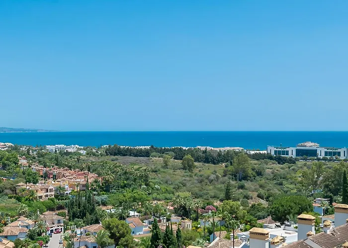 Elegant 2 Bdrm Penthouse With Sea Views And Pools Apartamento