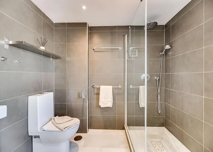 Elegant 2 Bdrm Penthouse With Sea Views And Pools Apartament *